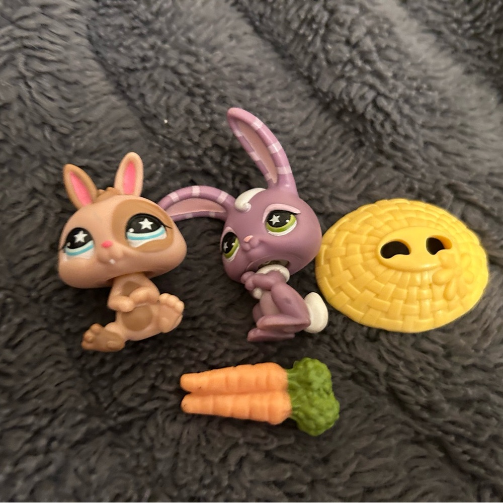 Authentic Littlest Pet Shop (LPS) Figures & Accessory Lot
